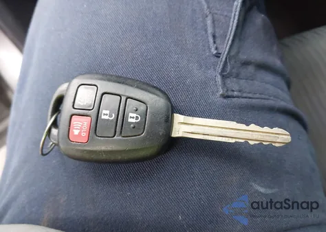 2018 Toyota Highlander Le Plus from USA, damaged, VIN 5TDZZRFH5JS279099